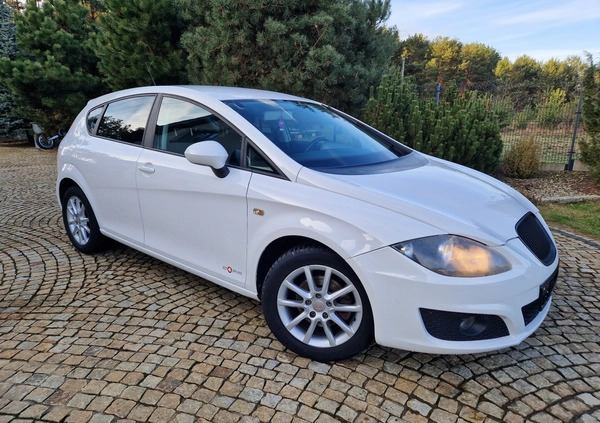 Seat Leon cena 22800 przebieg: 206380, rok produkcji 2012 z Płock małe 277